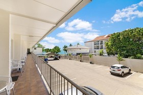 Beach House Motel