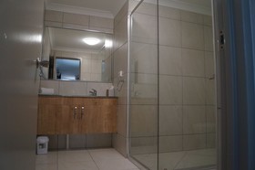 Castle Crest Motel