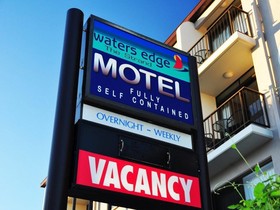 Holiday Apartments Waters Edge The Strand