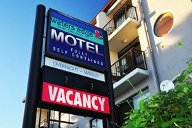 Holiday Apartments Waters Edge The Strand