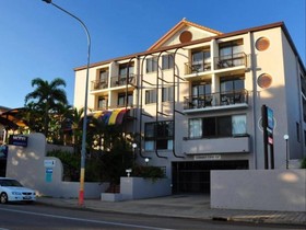 Holiday Apartments Waters Edge The Strand