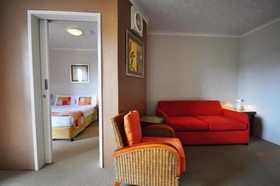 Holiday Apartments Waters Edge The Strand