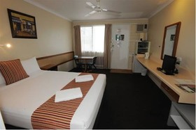 ShoreDrive Motel