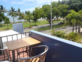 Strand Motel