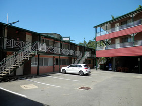 Yongala Lodge by The Strand