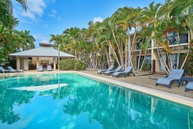 Comfort Inn & Suites Trinity Beach Club