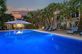 Comfort Inn & Suites Trinity Beach Club