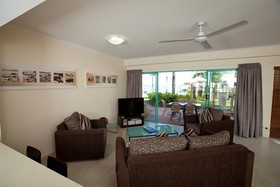 Coral Sands Beachfront Resort
