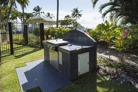 Coral Sands Beachfront Resort