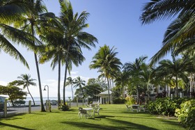 Coral Sands Beachfront Resort