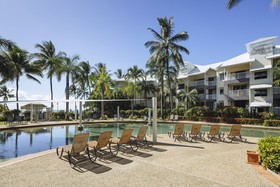 Coral Sands Beachfront Resort