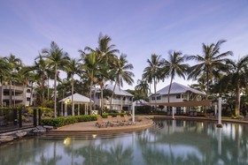 Coral Sands Beachfront Resort