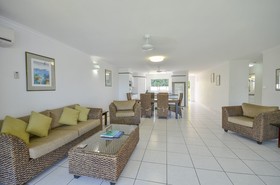Roydon Beachfront Holiday Apartments