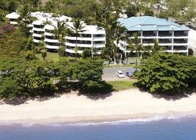 Roydon Beachfront Holiday Apartments