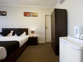 Enfield Hotel
