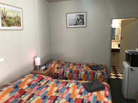 Hello Adelaide Motel & Apartments