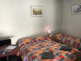 Hello Adelaide Motel & Apartments