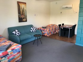 Hello Adelaide Motel & Apartments