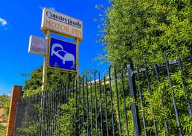 Country Roads Motor Inn