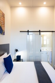 Mile End Hotel
