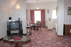 Motel Mayfair on Cavell