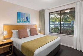 Ramada Resort Seven Mile Beach