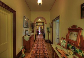 Hanlon House B&B