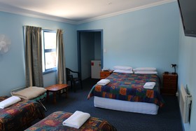 Tullah Lakeside Lodge