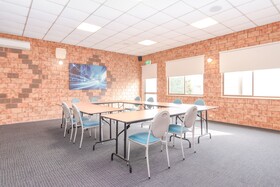 Seasonal South Motel & Function Centre