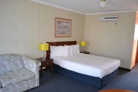 Sunnymead Hotel