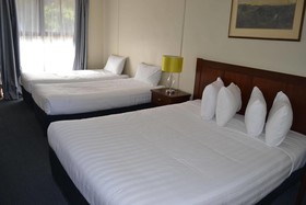 Sunnymead Hotel