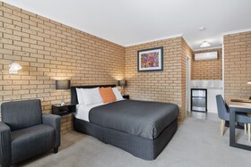 Avondel Motor Inn