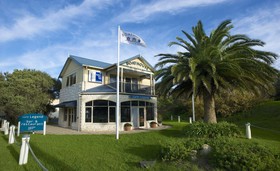 Boathouse Resort Motel