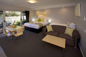 Boathouse Resort Motel