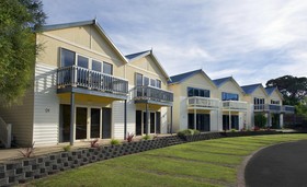Boathouse Resort Motel