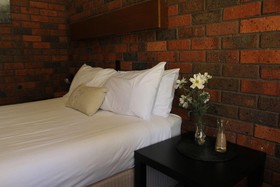 Bonnie Doon Hotel