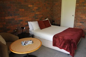 Bonnie Doon Hotel