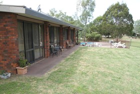 Bonnie Doon Hotel