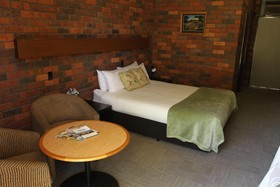 Bonnie Doon Hotel