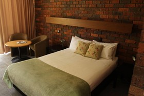 Bonnie Doon Hotel