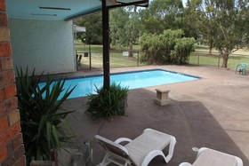 Bonnie Doon Hotel