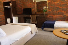 Bonnie Doon Hotel