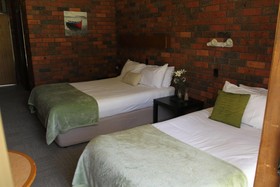Bonnie Doon Hotel