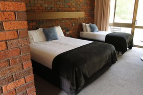 Bonnie Doon Hotel