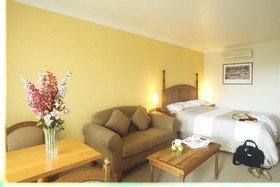 Best Western Plus The Tudor Box Hill