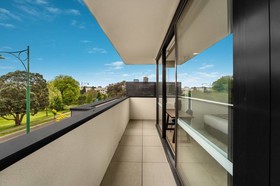 Whitehorse Apartment Hotel