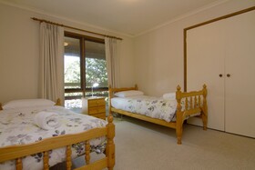 Alrima Lodge Bright