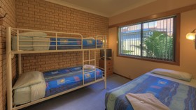 Barrass's John Bright Motor Inn