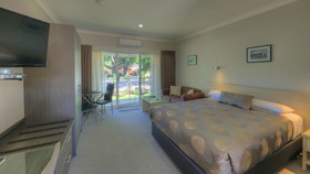 Barrass's John Bright Motor Inn