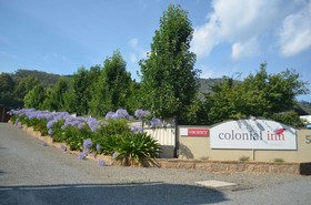 Bright Colonial Inn Motel